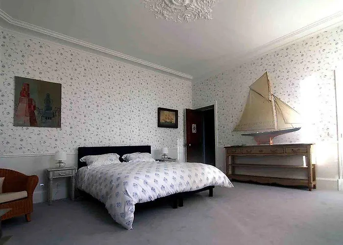 Hotel Les Tourelles De Thun Meulan-en-Yvelines